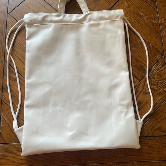 $100.00 - Picture 2 of 9